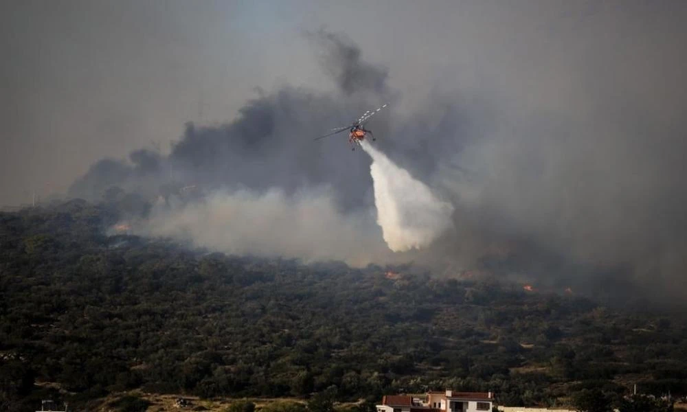 Φωτιά ξέσπασε στην ΠΥΡΚΑΛ, στο Πάνακτο Βοιωτίας - Πληροφορίες για εκρήξεις